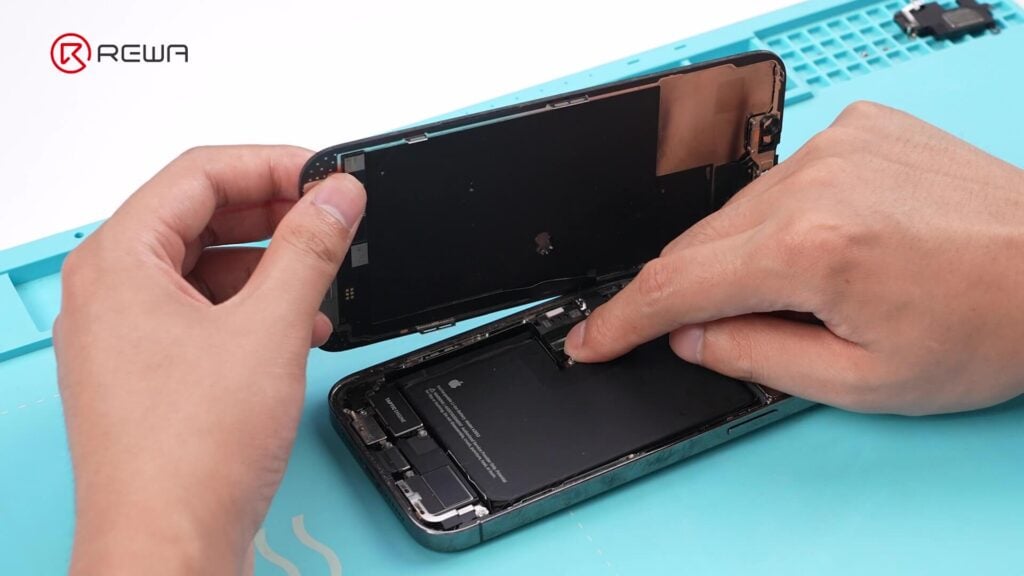 stand iphone 13 pro max with holder
