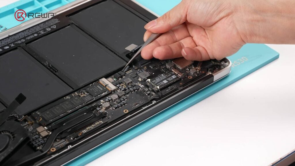 macbook air disassembly 