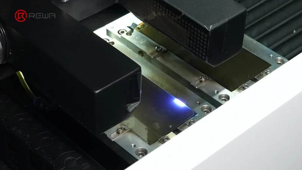 how samsung aftermarket oled screens are made? screen laser cutting