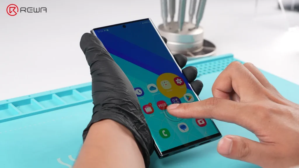 the evolution of samsung aftermarket screens: from incell lcd to advanced 1:1 oled under display fingerprint sensor