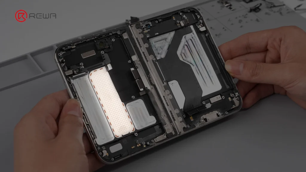 iphone duo teardown: double screens, double repair risk? only the logic board side has a vapor chamber